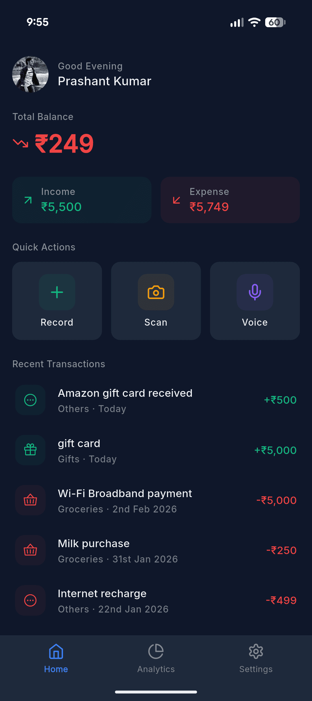 MoneyMinder home dashboard with balance, quick actions and recent transactions